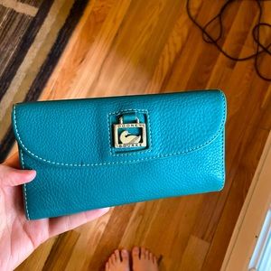 Vintage teal Dooney & Bourke wallet - Large